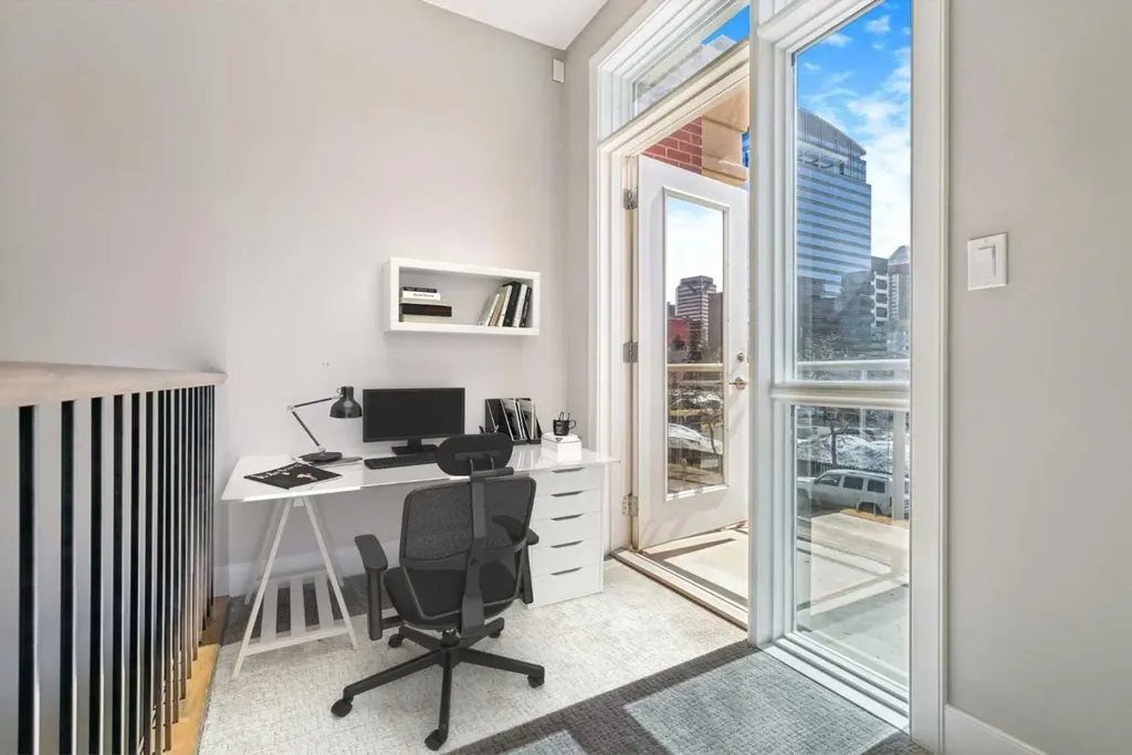 660 Eau Claire Avenue SW Calgary AB T2P 5K3