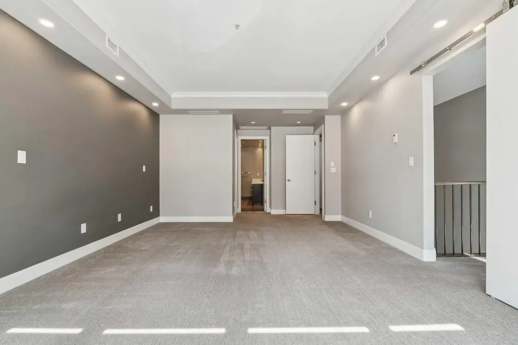 660 Eau Claire Avenue SW Calgary AB T2P 5K3