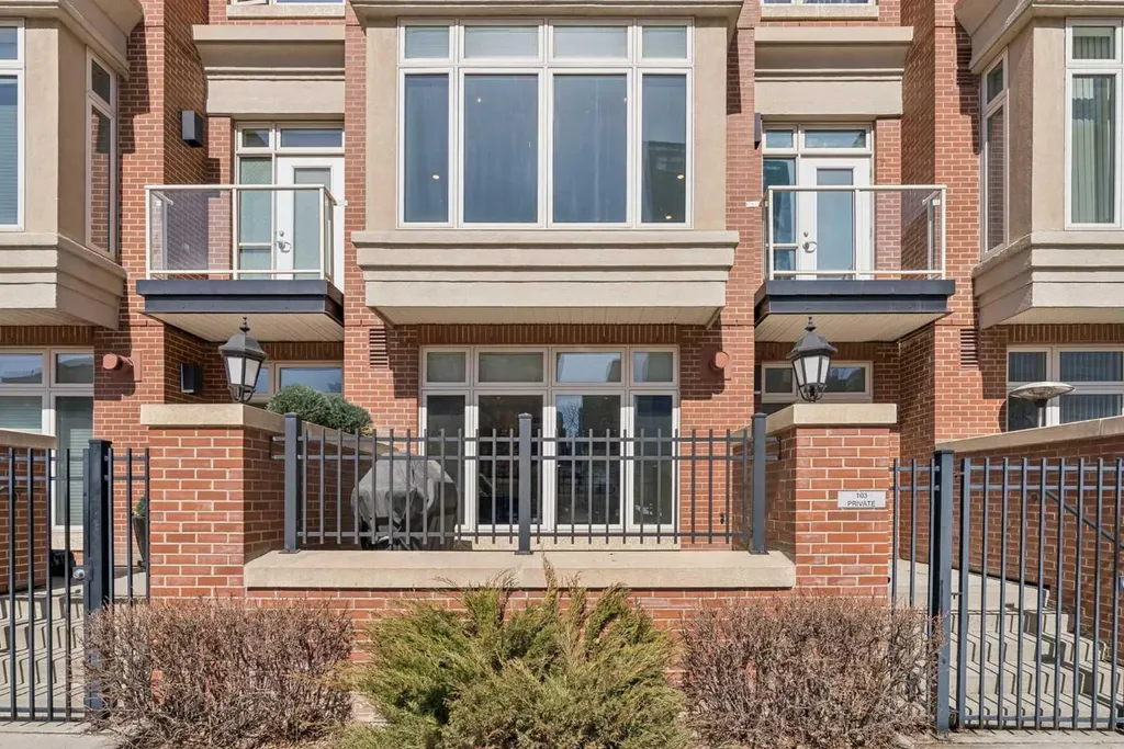 660 Eau Claire Avenue SW Calgary AB T2P 5K3