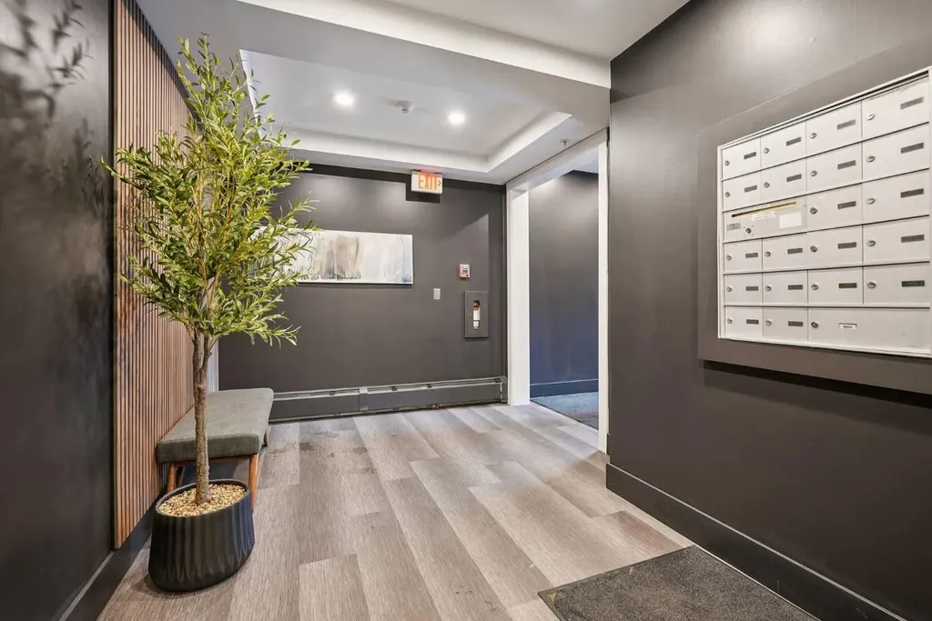 660 Eau Claire Avenue SW Calgary AB T2P 5K3