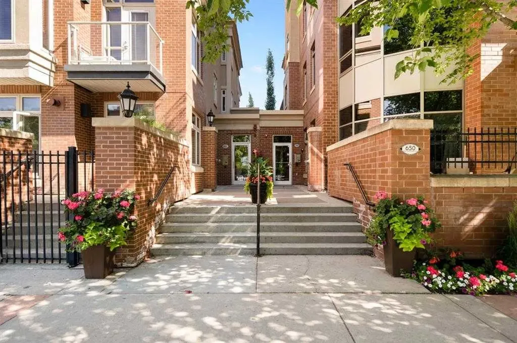 660 Eau Claire Avenue SW Calgary AB T2P 5K3