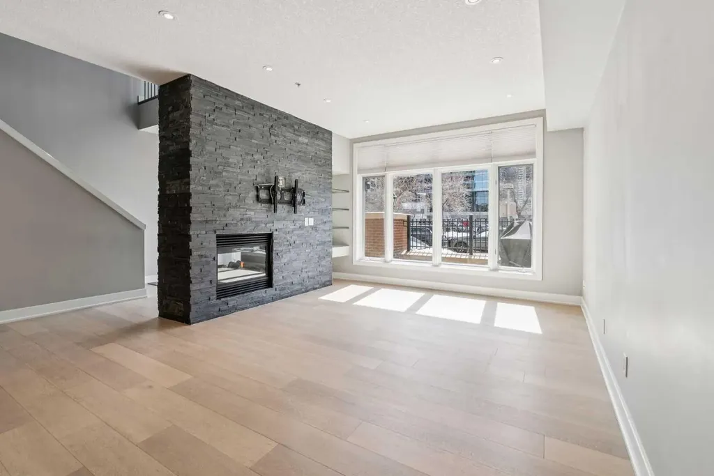 660 Eau Claire Avenue SW Calgary AB T2P 5K3