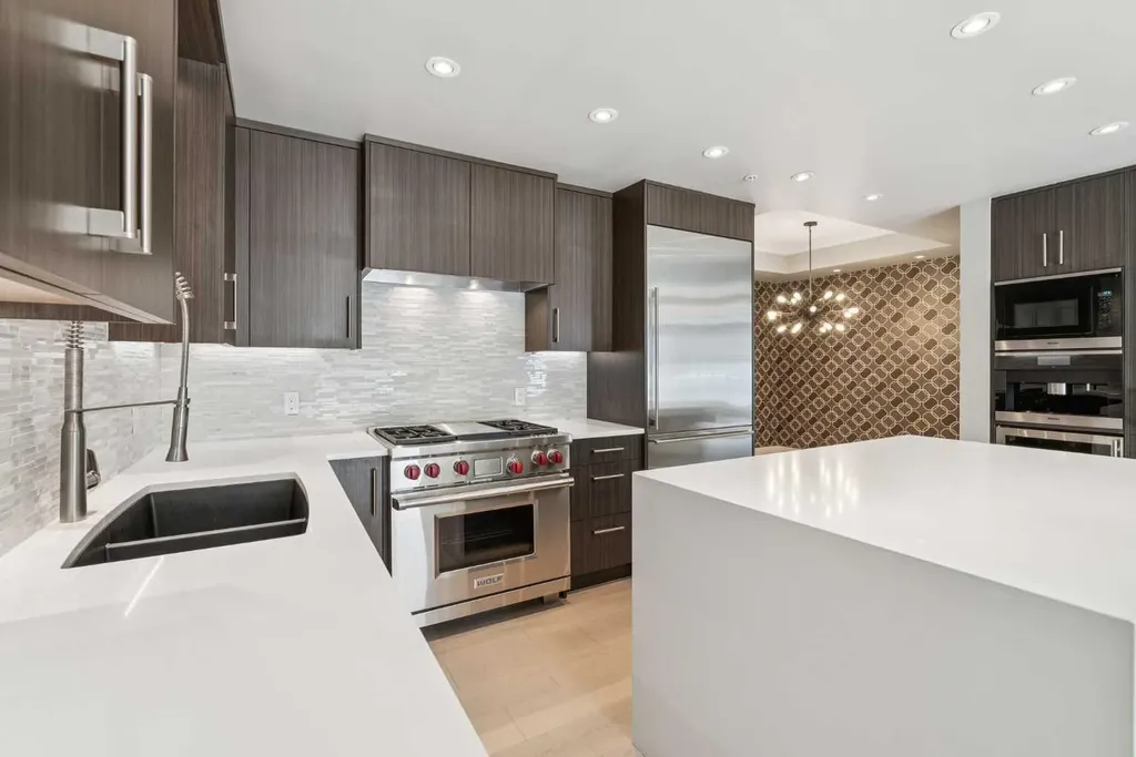660 Eau Claire Avenue SW Calgary AB T2P 5K3