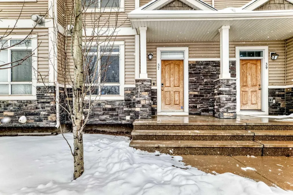 37 Skyview Ranch Gardens NE Calgary AB T2M3Y7