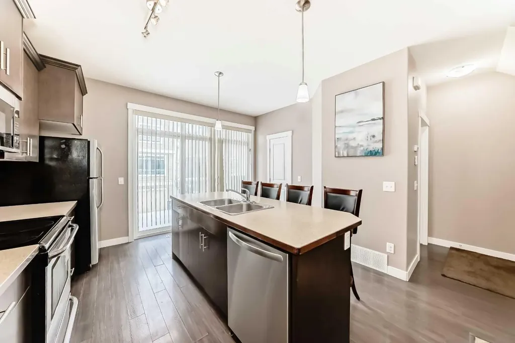 37 Skyview Ranch Gardens NE Calgary AB T2M3Y7