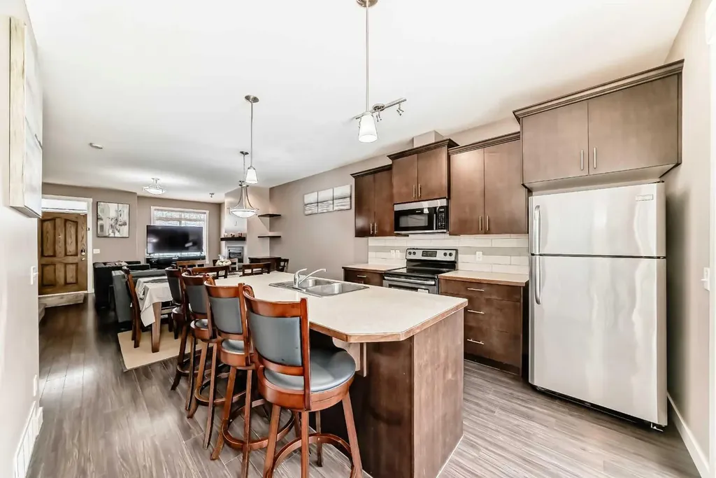 37 Skyview Ranch Gardens NE Calgary AB T2M3Y7