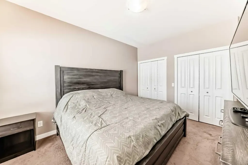 37 Skyview Ranch Gardens NE Calgary AB T2M3Y7