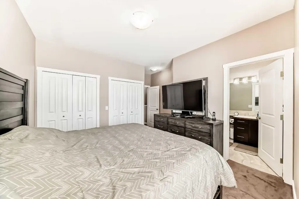 37 Skyview Ranch Gardens NE Calgary AB T2M3Y7