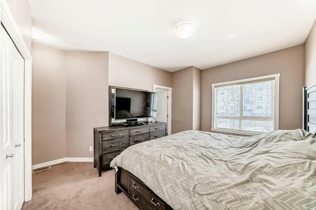 37 Skyview Ranch Gardens NE Calgary AB T2M3Y7