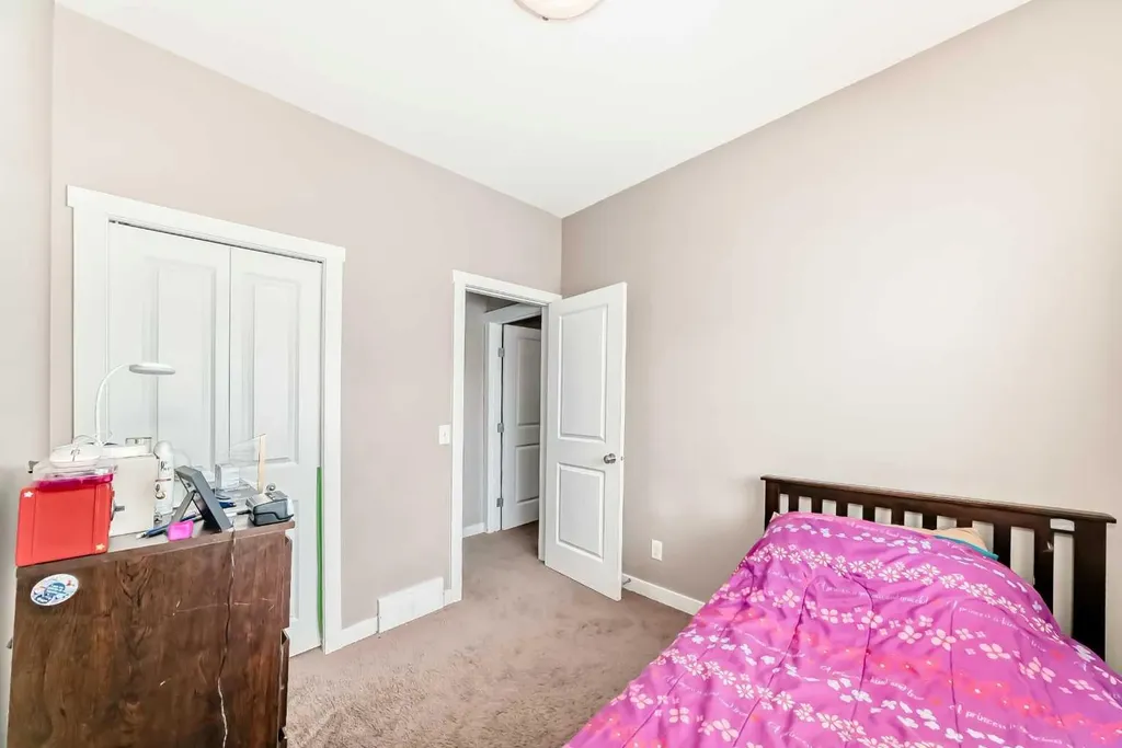 37 Skyview Ranch Gardens NE Calgary AB T2M3Y7