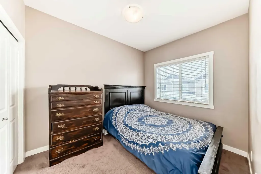 37 Skyview Ranch Gardens NE Calgary AB T2M3Y7