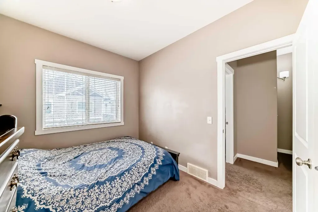 37 Skyview Ranch Gardens NE Calgary AB T2M3Y7