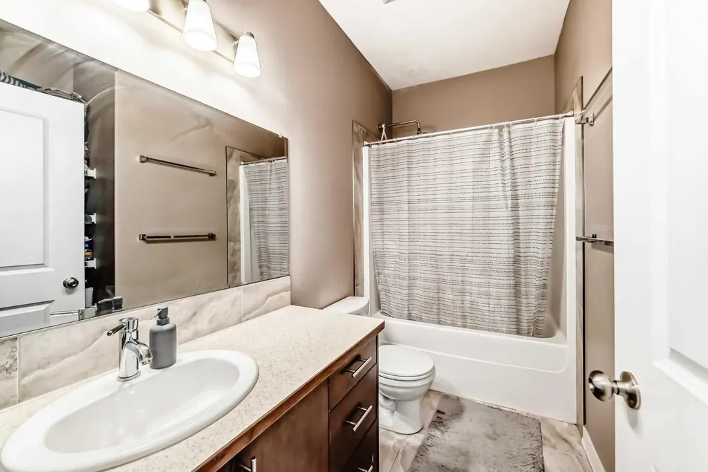 37 Skyview Ranch Gardens NE Calgary AB T2M3Y7