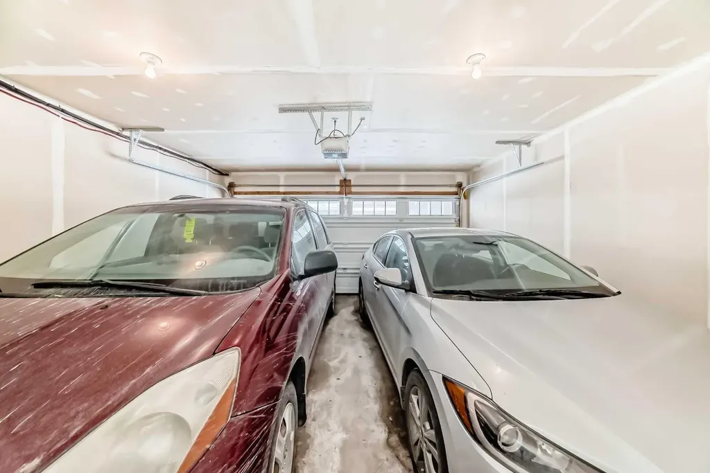 37 Skyview Ranch Gardens NE Calgary AB T2M3Y7