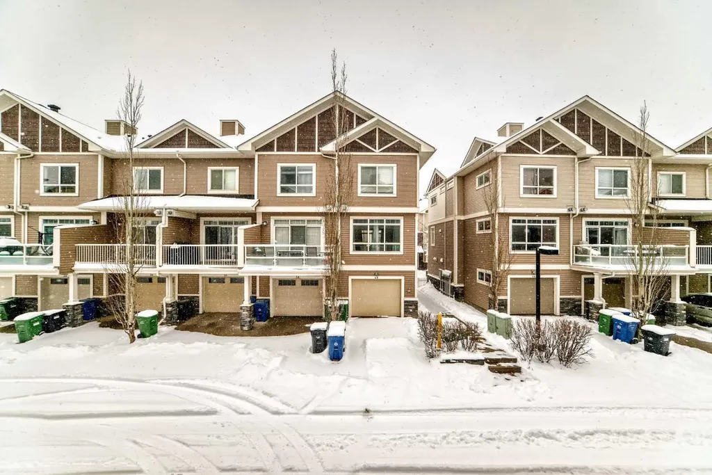 37 Skyview Ranch Gardens NE Calgary AB T2M3Y7