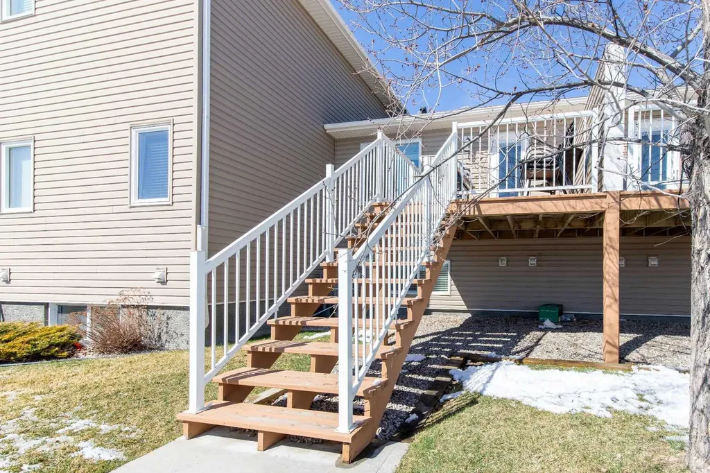 213 Lettice Perry Road N Lethbridge AB T1H 6Z3