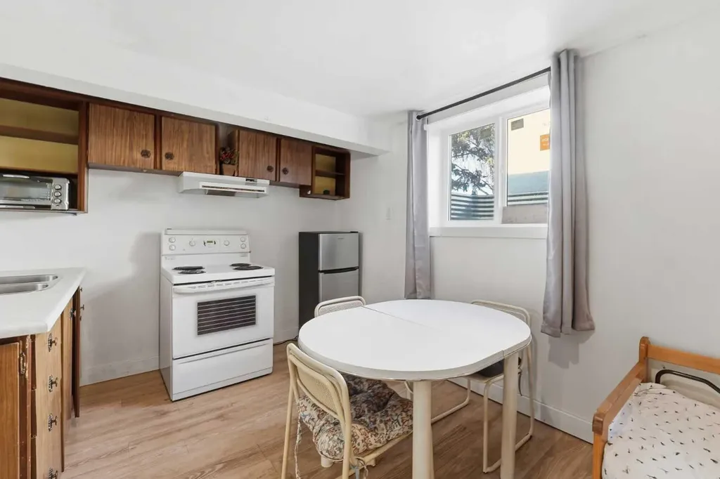 2314 Richmond Road SW Calgary AB T2T 5E4