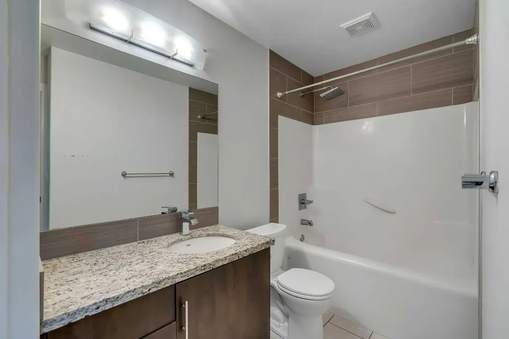 320 12 Avenue NE Calgary AB T2E 1A4
