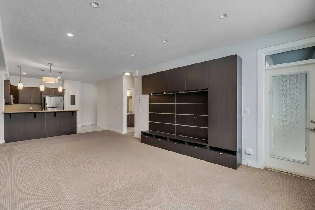 320 12 Avenue NE Calgary AB T2E 1A4