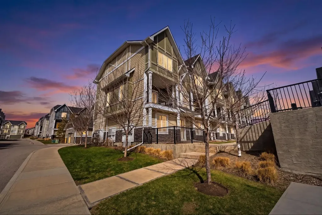 301 Nolanlake Villas NW Calgary AB T3R 0Z7