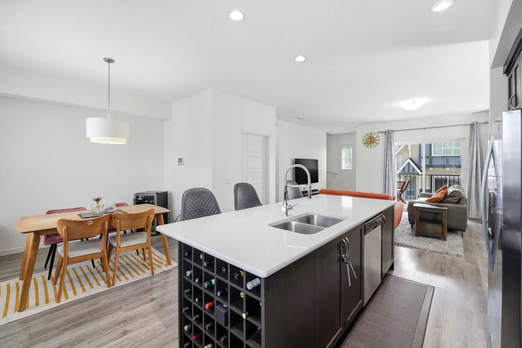 301 Nolanlake Villas NW Calgary AB T3R 0Z7