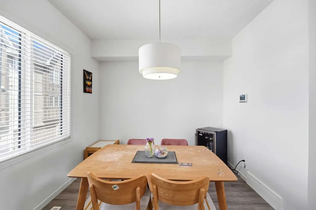 301 Nolanlake Villas NW Calgary AB T3R 0Z7