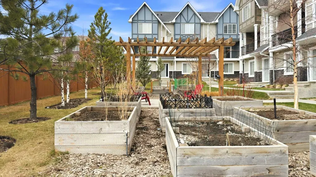 301 Nolanlake Villas NW Calgary AB T3R 0Z7