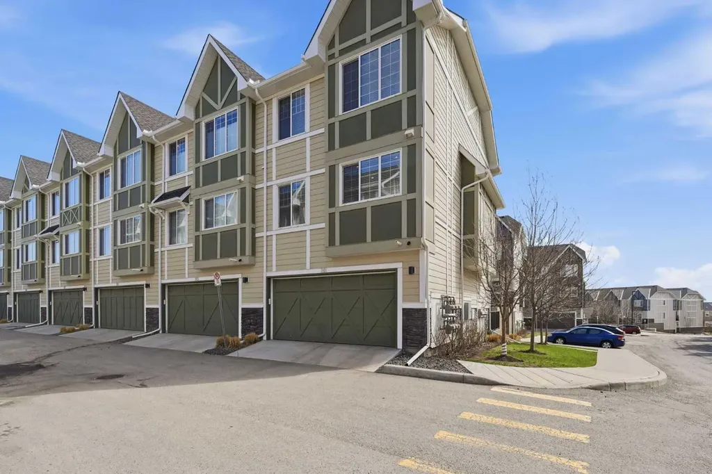 301 Nolanlake Villas NW Calgary AB T3R 0Z7