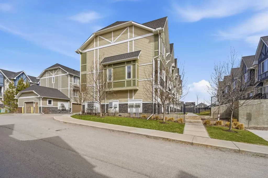 301 Nolanlake Villas NW Calgary AB T3R 0Z7