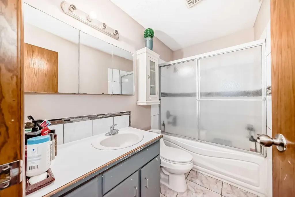 5411 Temple Road NE Calgary AB T1Y3B1