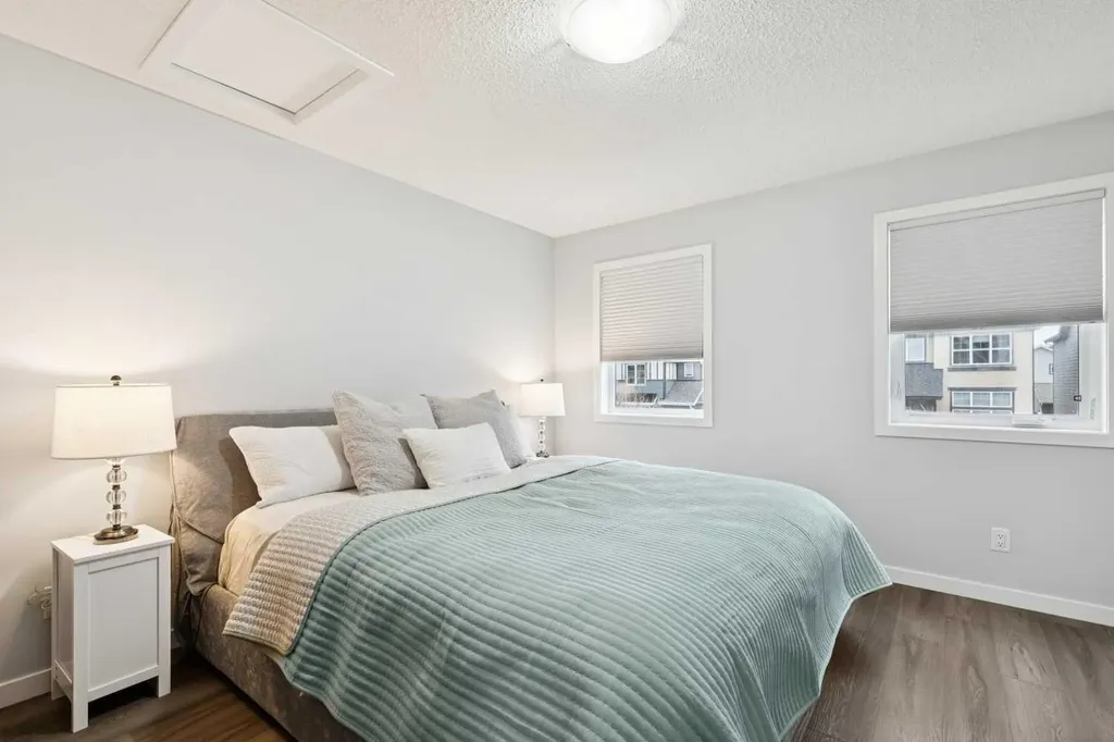 27 Masters Manor SE Calgary AB T3M 2R3