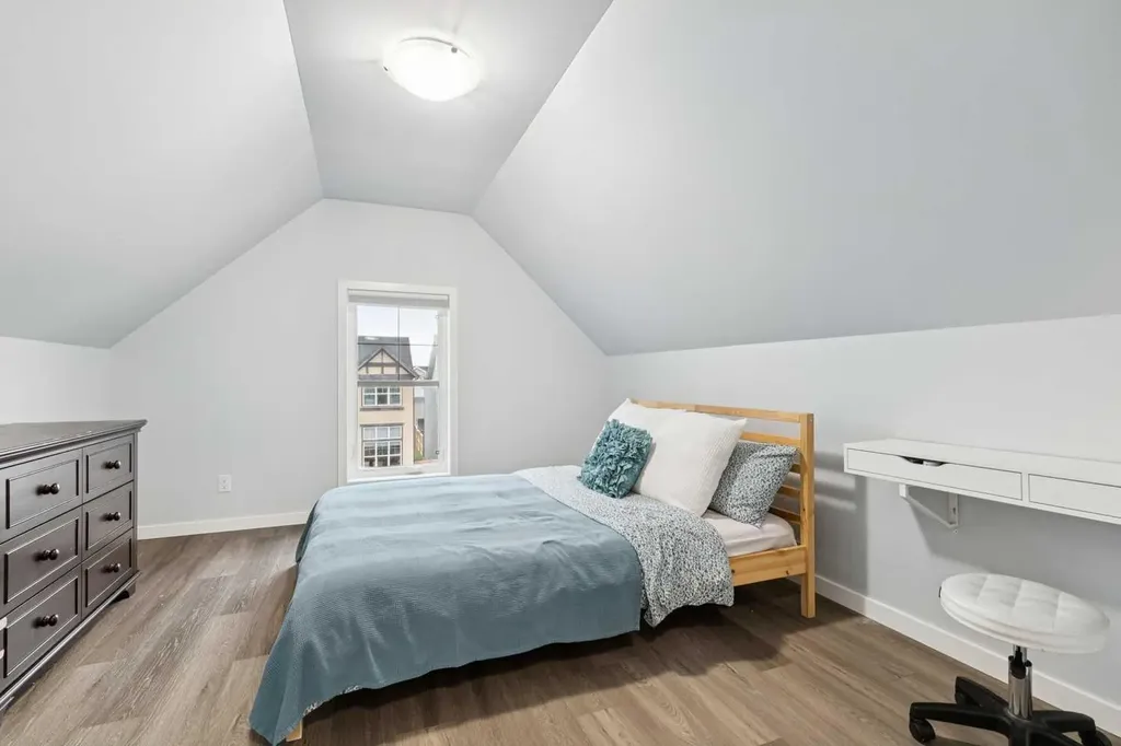 27 Masters Manor SE Calgary AB T3M 2R3