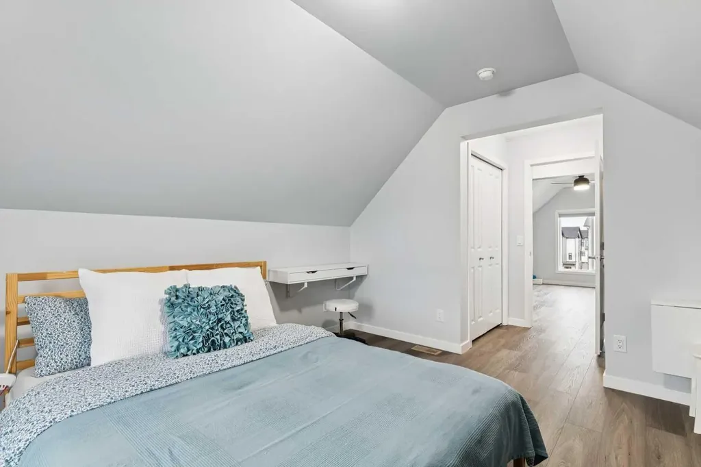 27 Masters Manor SE Calgary AB T3M 2R3