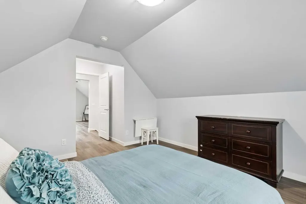 27 Masters Manor SE Calgary AB T3M 2R3