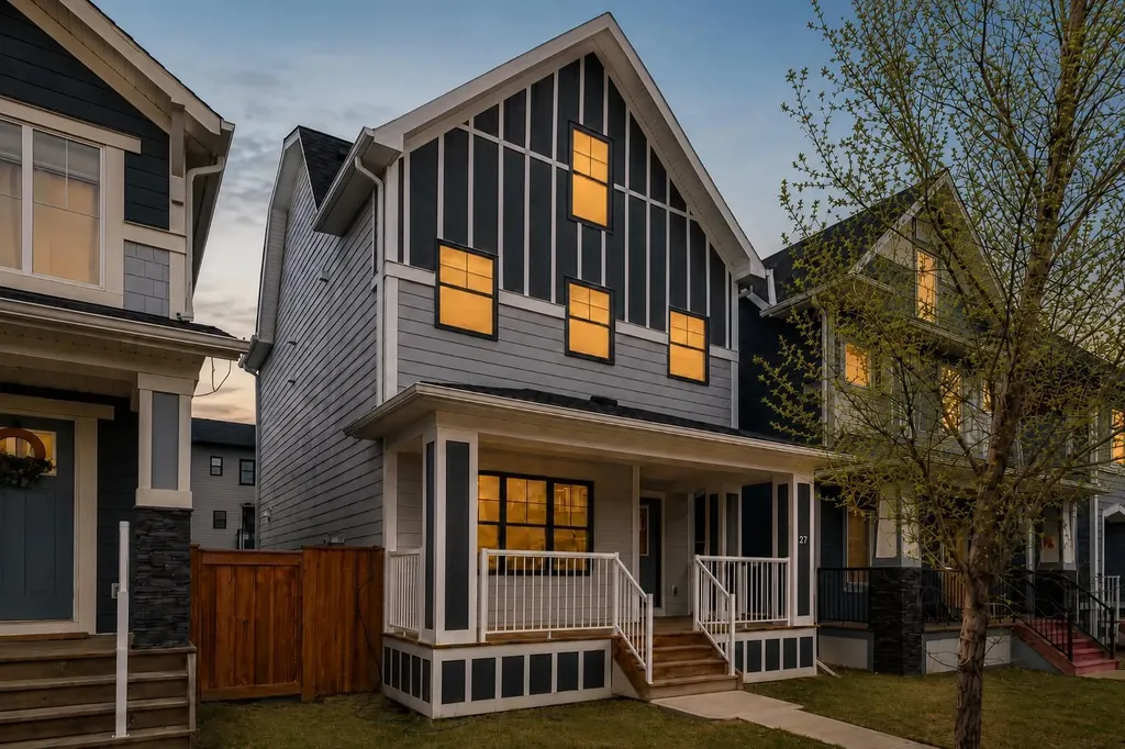 27 Masters Manor SE Calgary AB T3M 2R3