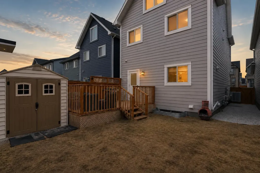 27 Masters Manor SE Calgary AB T3M 2R3