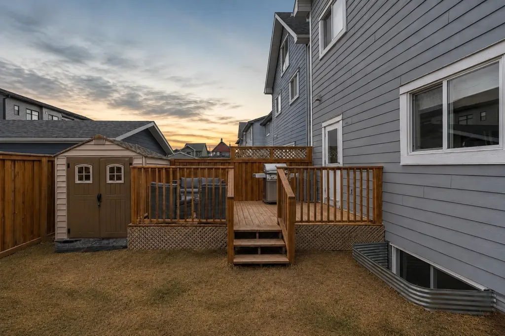 27 Masters Manor SE Calgary AB T3M 2R3