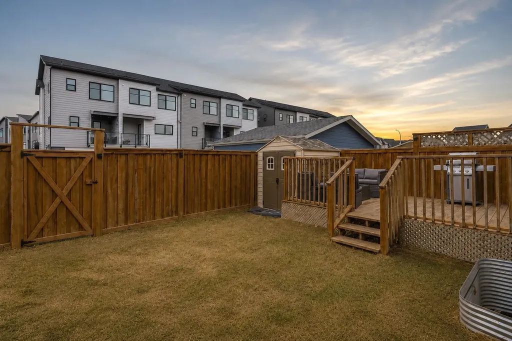 27 Masters Manor SE Calgary AB T3M 2R3