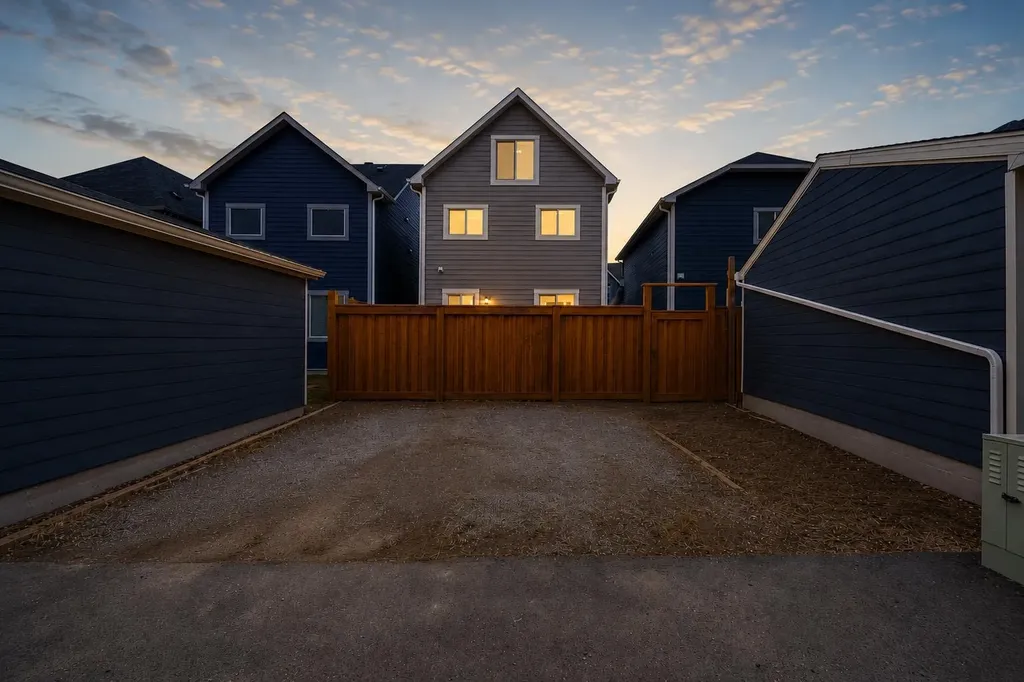 27 Masters Manor SE Calgary AB T3M 2R3