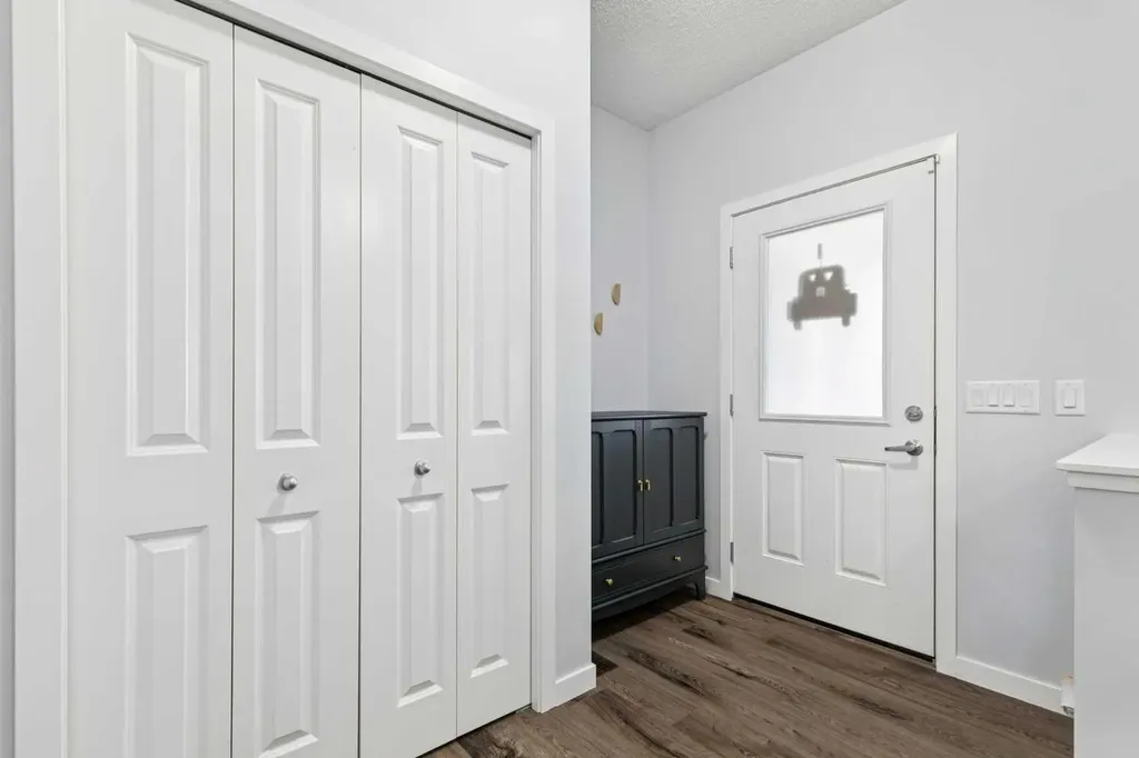 27 Masters Manor SE Calgary AB T3M 2R3