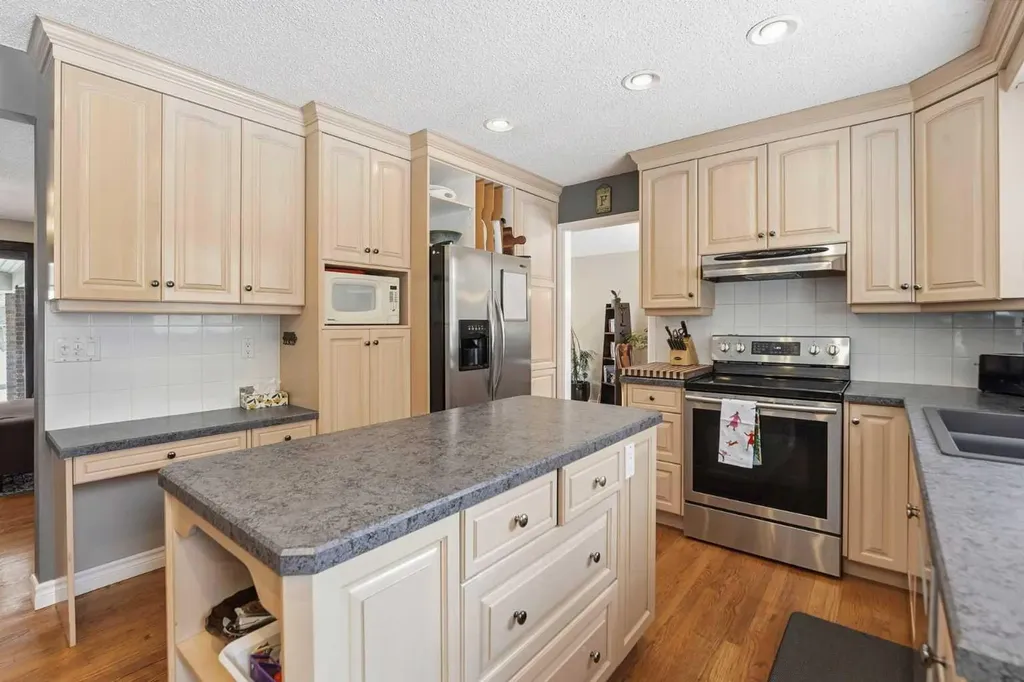 38 Wolf Drive Rural Rocky View County AB T3Z 1A3