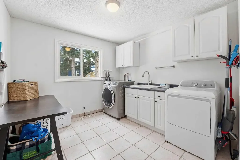 38 Wolf Drive Rural Rocky View County AB T3Z 1A3