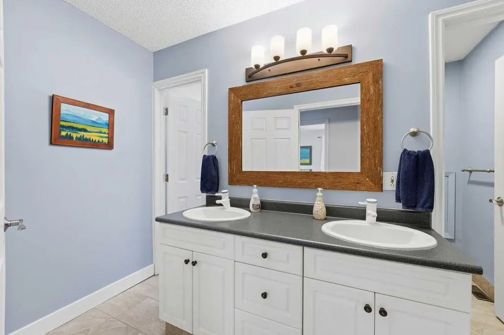 38 Wolf Drive Rural Rocky View County AB T3Z 1A3