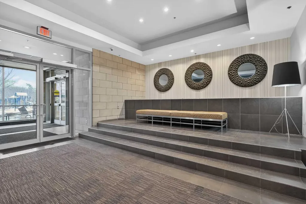 215 13 Avenue SW Calgary AB T2R 0V6