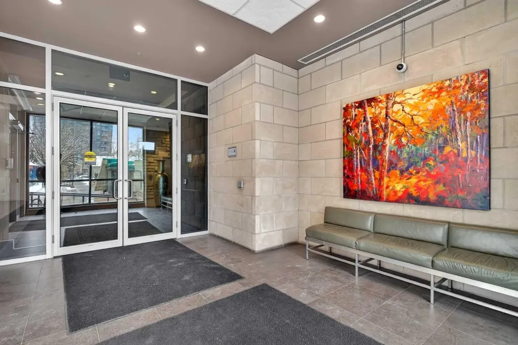 215 13 Avenue SW Calgary AB T2R 0V6
