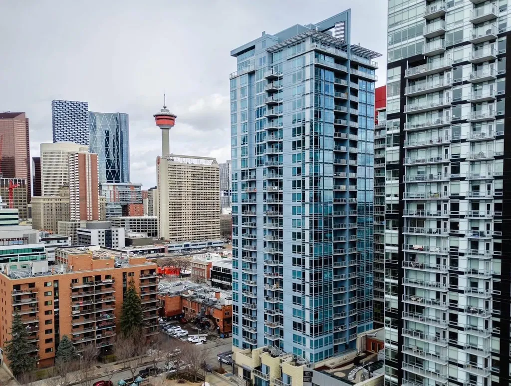 215 13 Avenue SW Calgary AB T2R 0V6