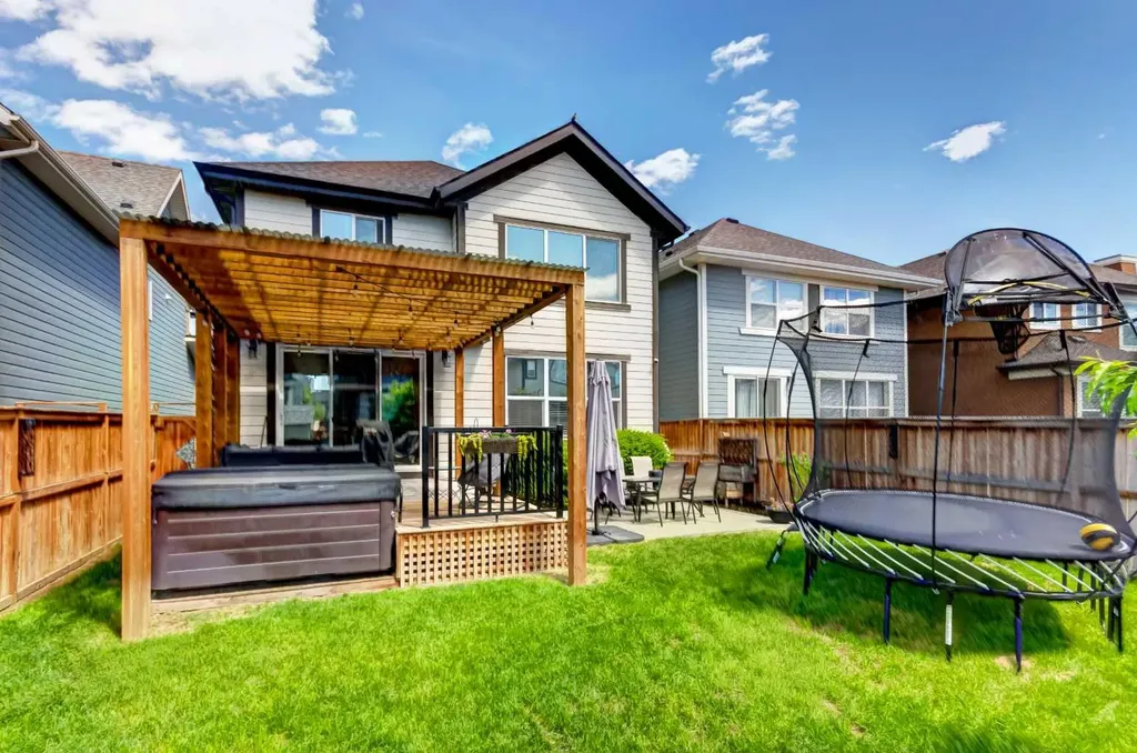 21 Masters Place SE Calgary AB T3M 2L4