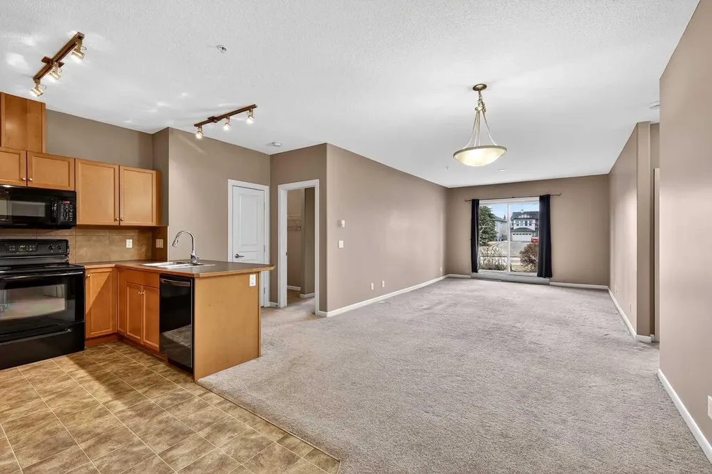 52 Cranfield Link SE Calgary AB T3M 0N9