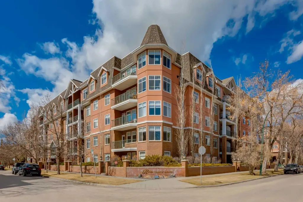 59 22 Avenue SW Calgary AB T2S3C7