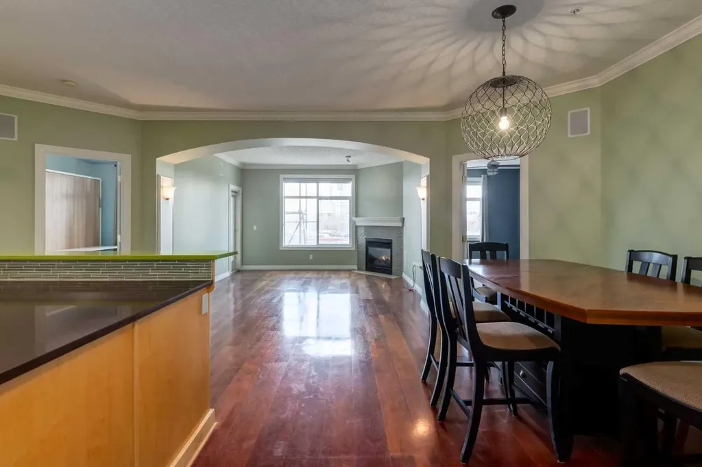 59 22 Avenue SW Calgary AB T2S3C7